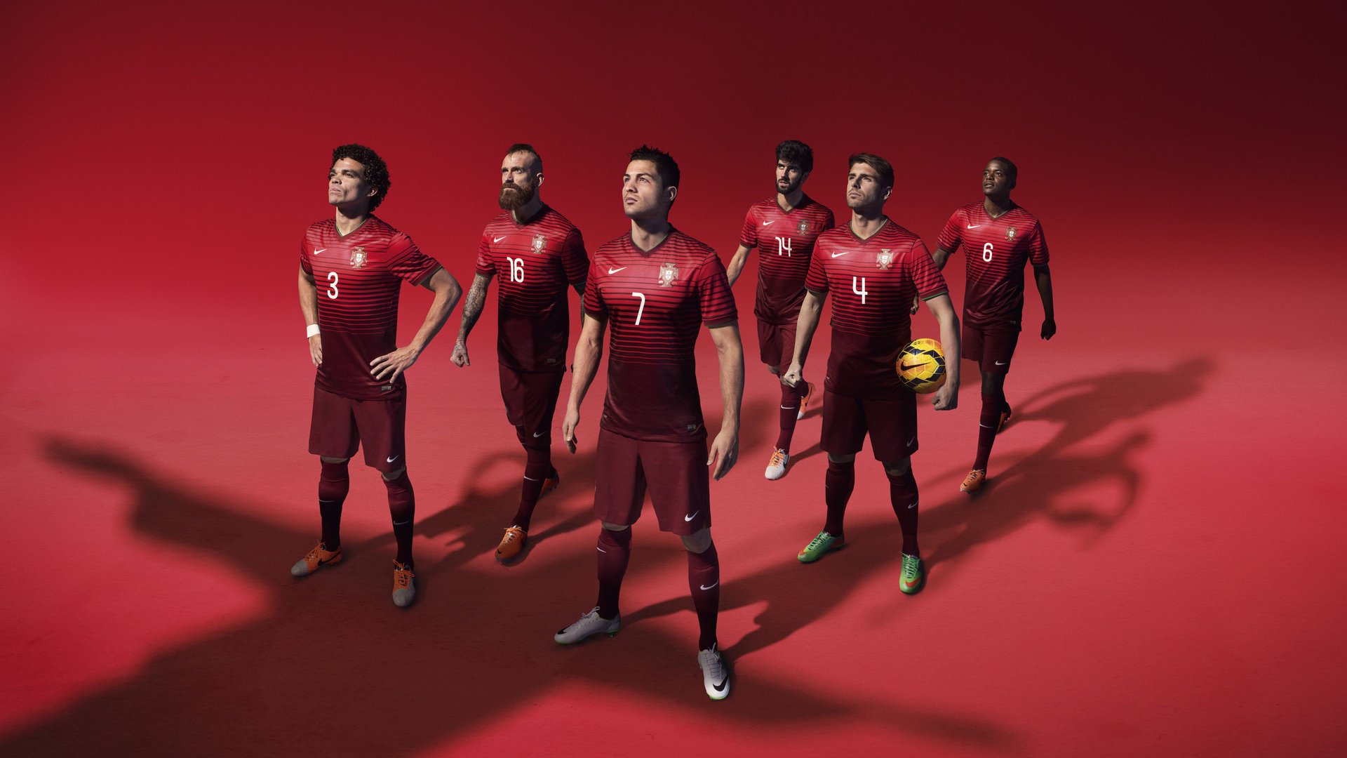 足球产业链中是否存在过度依赖政策的问题,足球产业经济