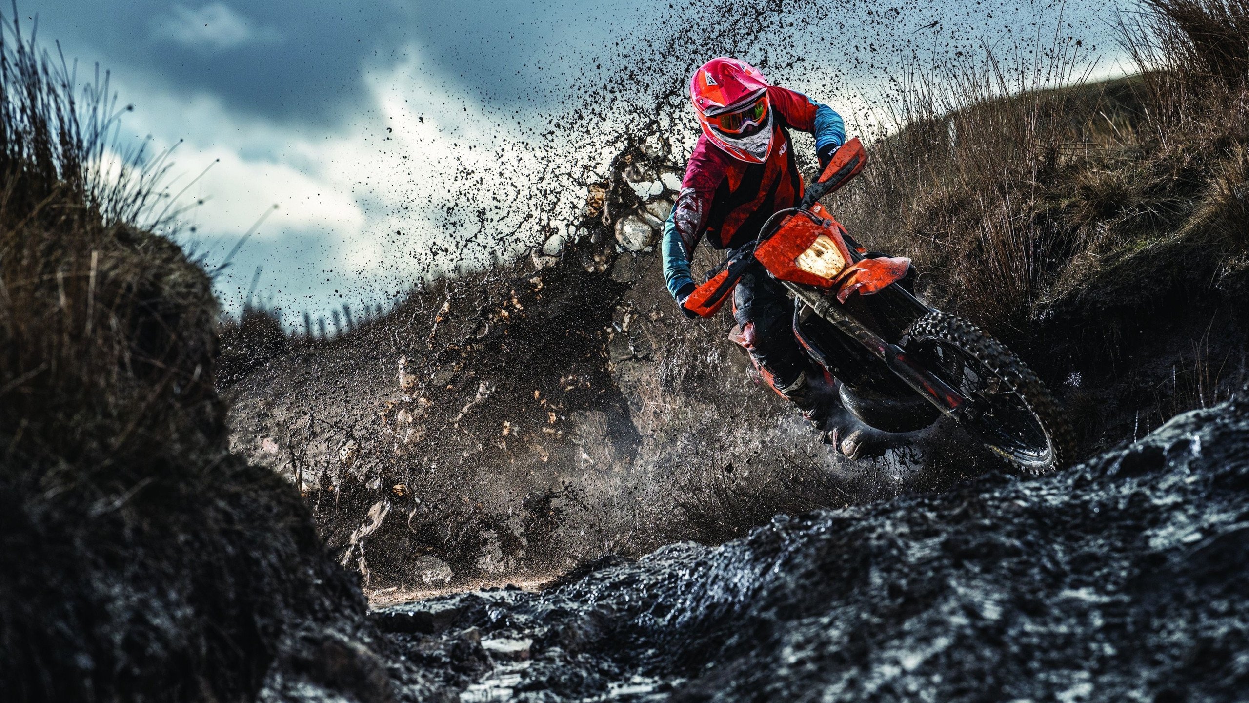 足球新闻是否客观反映联赛发展现状，足球新闻报道